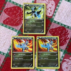 Pokémon TCG Kyurem Bundle (Black Kyurem/White Kyurem) Bundle (3 Cards) (2 HOLO)
